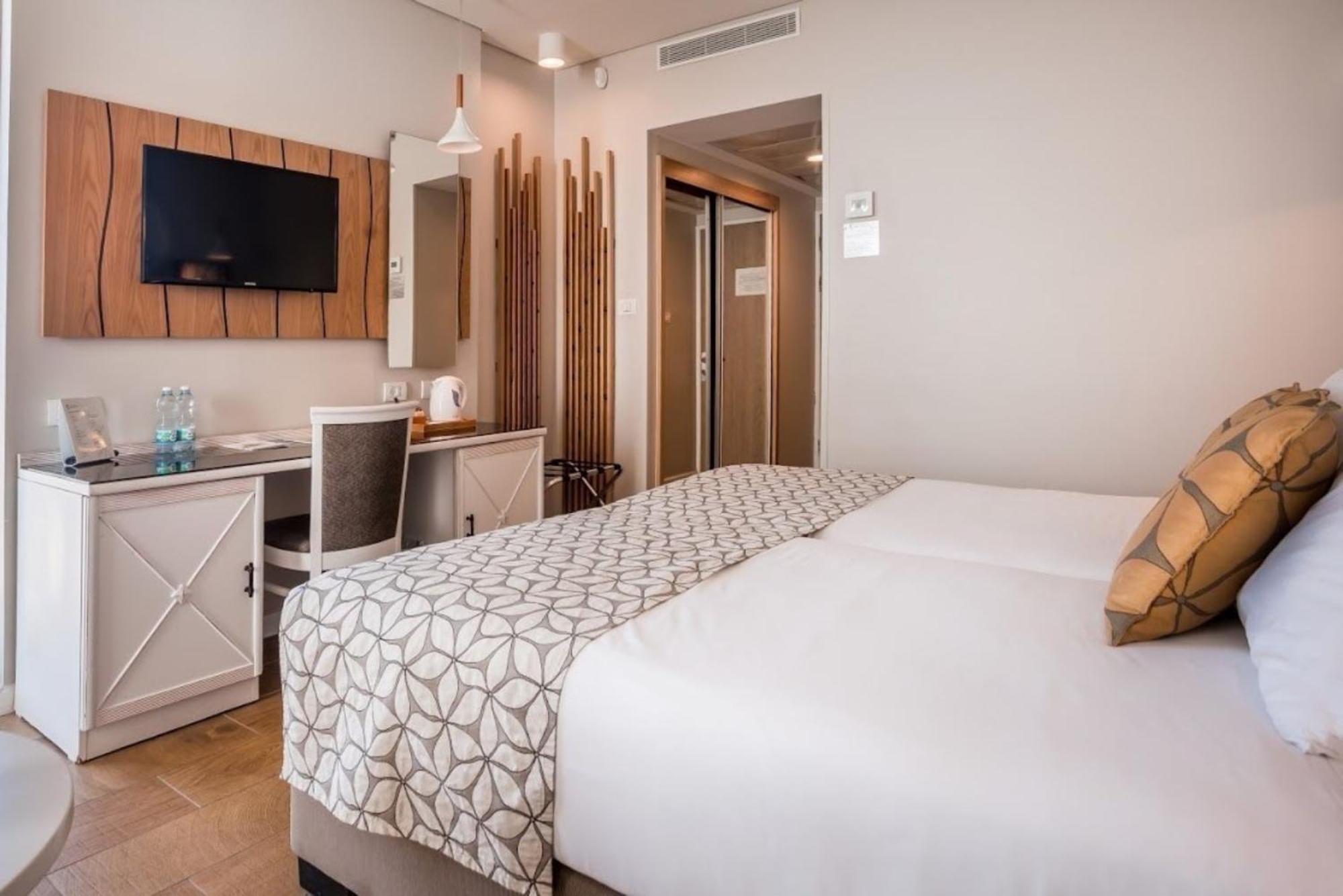 Lavi Kibbutz Hotel Oda fotoğraf